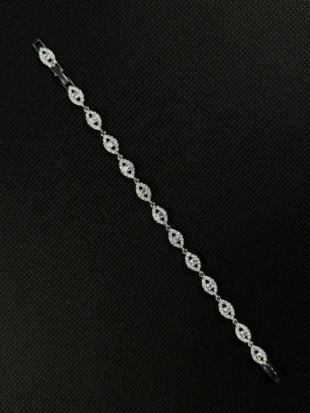 Angel Eyes Bracelet (Silver)