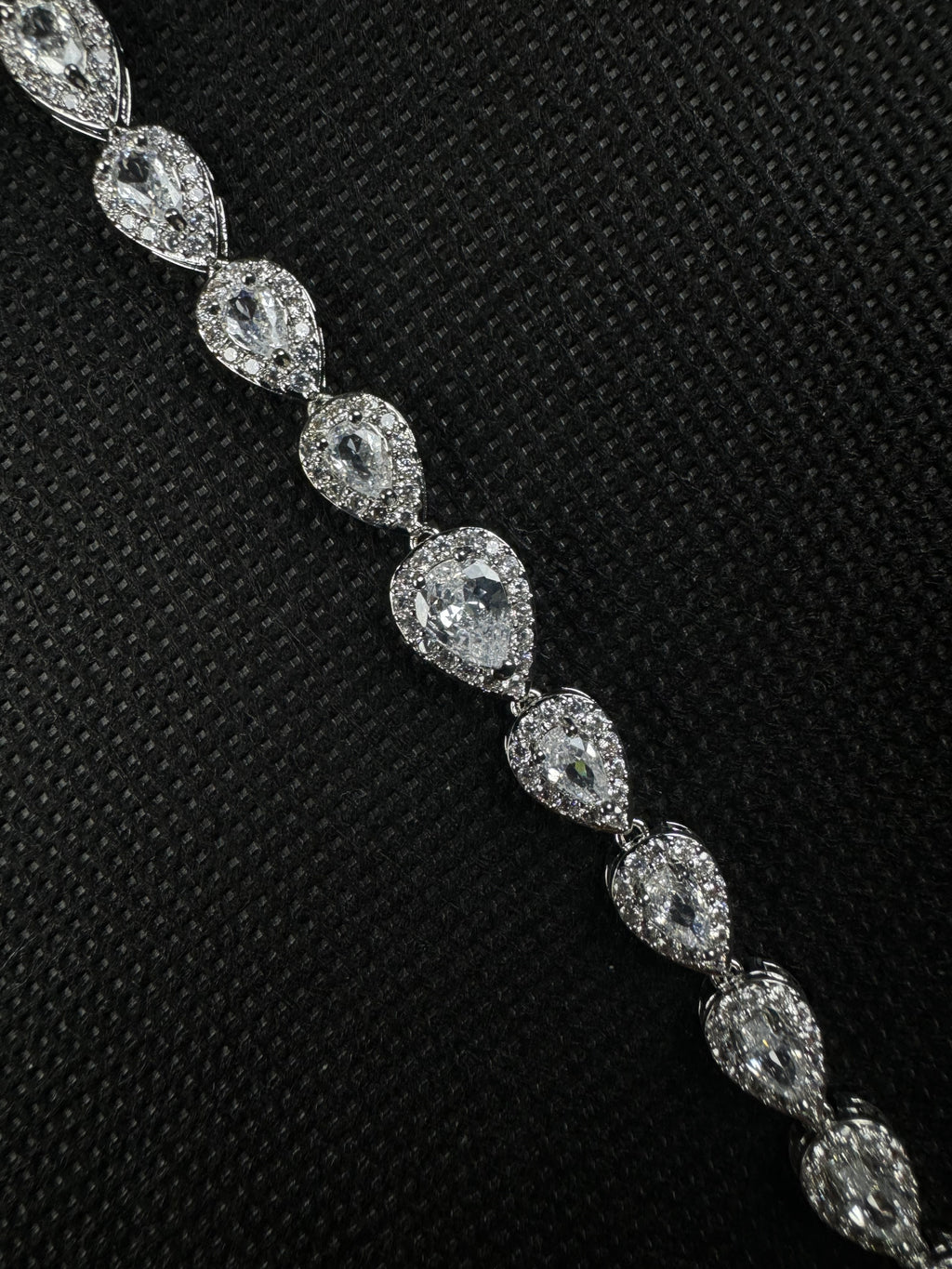 Teardrop Bracelet (Silver)
