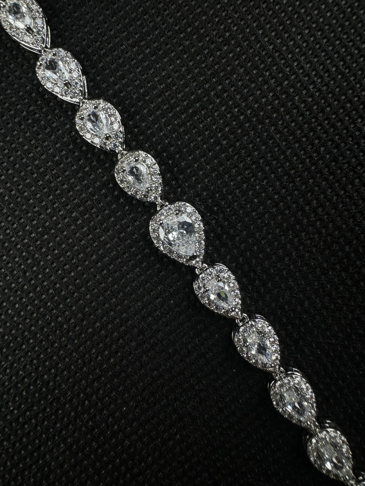 Teardrop Bracelet (Silver)