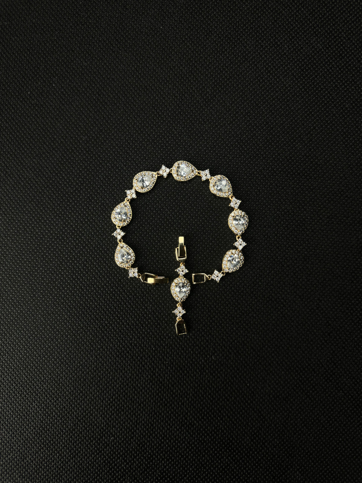 Tears and Stars Bracelet (Gold)