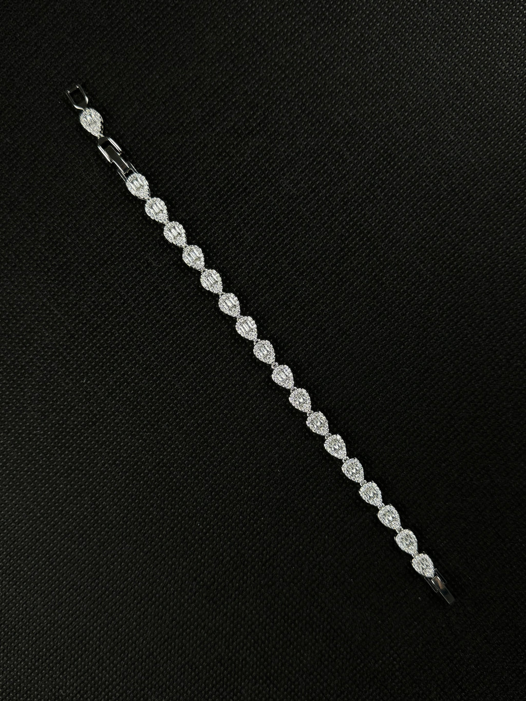Cubic Tears Bracelet (Silver)