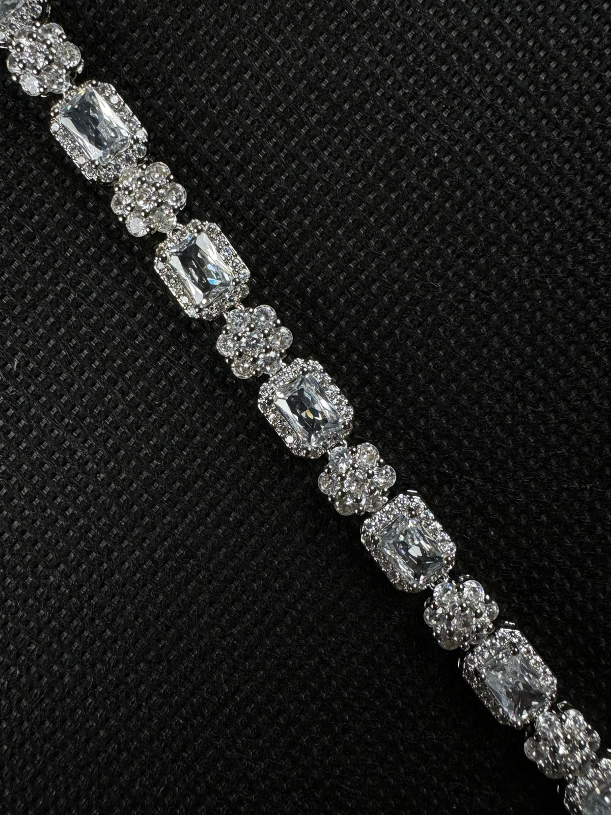 Cubic Flowers Bracelet (Silver)