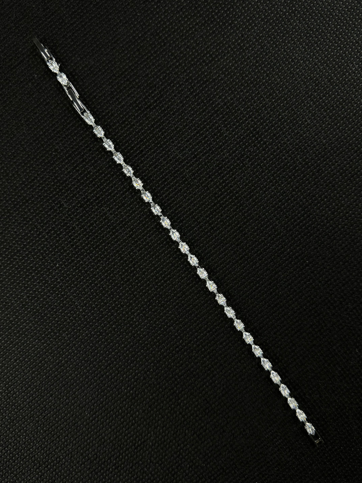 Tiny Crystals Bracelet (Silver)