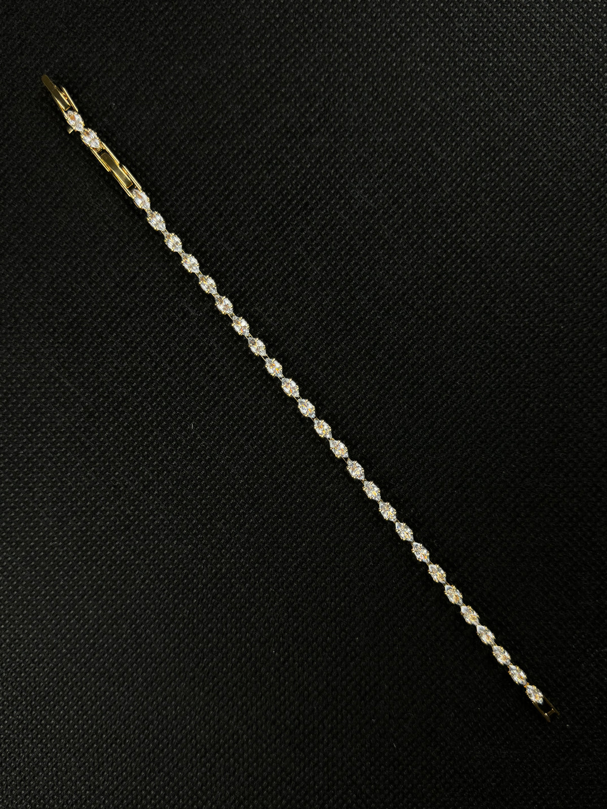 Tiny Crystals Bracelet (Gold)