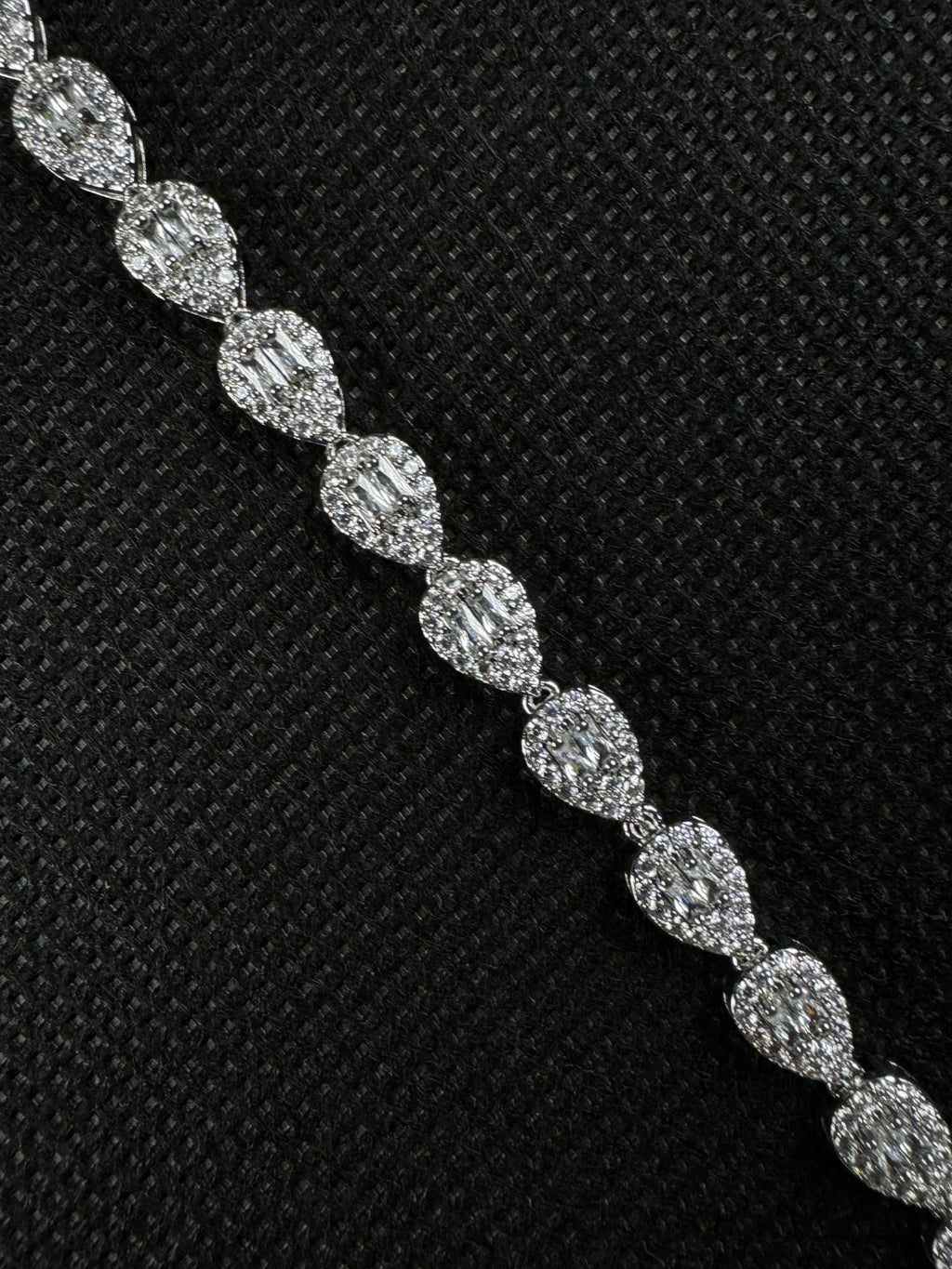 Cubic Tears Bracelet (Silver)
